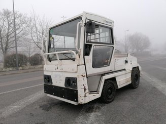 Tracteur de remorquage Charlatte T135