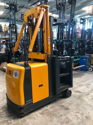 Préparateur de commandes à nacelle élevable Jungheinrich EKS 310 Z+F 100 550 DZ