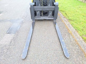 Chariot élévateur frontal 4 roues Hyster H5.5FT