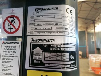 Préparateur de commandes à nacelle élevable Jungheinrich EKS312