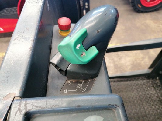 Préparateur de commandes à nacelle élevable Jungheinrich EKS312