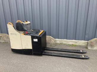 Transpalette porté debout Crown WT3040