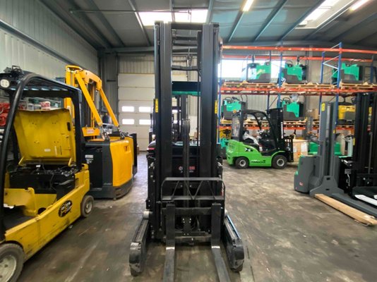 Chariot à mât rétractable Mitsubishi RB16N2C