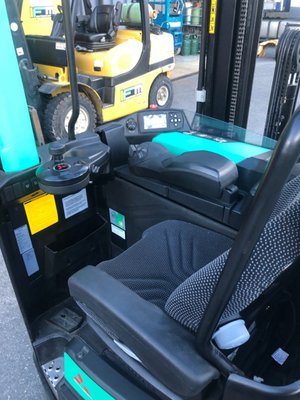 Chariot à mât rétractable Mitsubishi RB16N2C