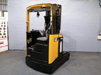 Chariot à mât rétractable Caterpillar NR16N