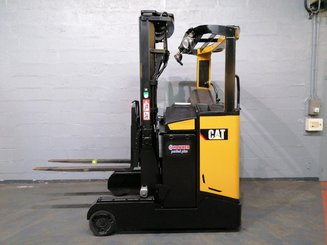 Chariot à mât rétractable Caterpillar NR16N