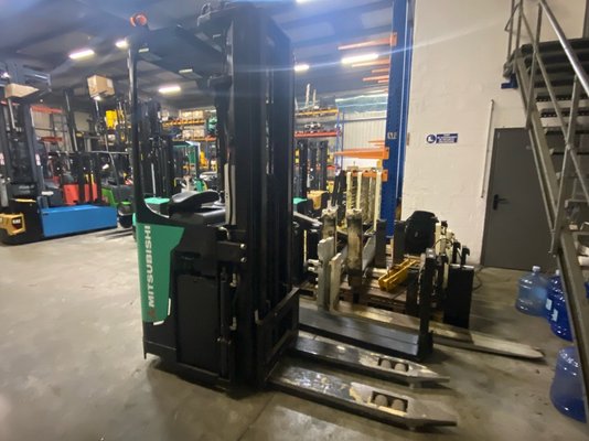 Gerbeur porté debout Caterpillar NSR20N