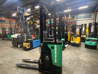 Gerbeur porté debout Caterpillar NSR16N