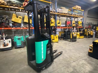 Gerbeur porté debout Caterpillar NSR16N