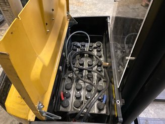 Gerbeur accompagnant Caterpillar NSP16N2R