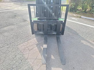 Chariot élévateur frontal 4 roues Hangcha XC30i