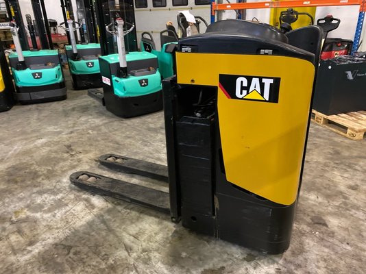 Préparateur de commandes au sol Caterpillar NPR20N