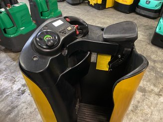 Préparateur de commande au sol Caterpillar NPR20N