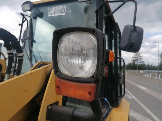 Chargeuse articulée Caterpillar 904B