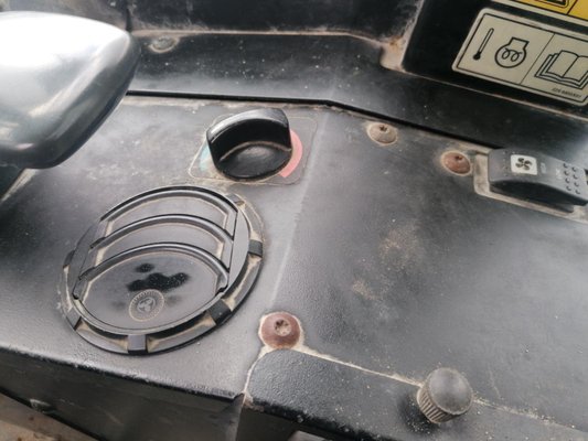 Chargeuse articulée Caterpillar 904B