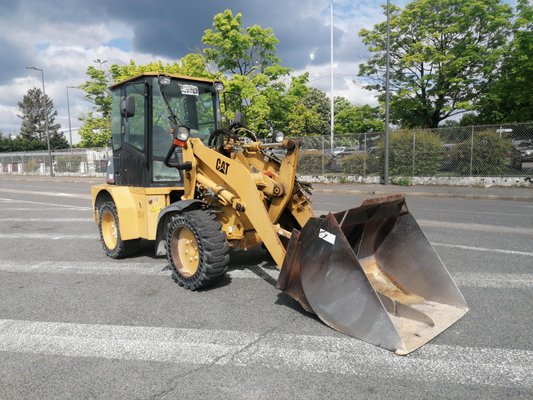 Chargeuse articulée Caterpillar 904B