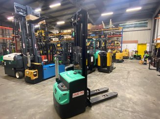 Gerbeur accompagnant Mitsubishi SBP16 N2