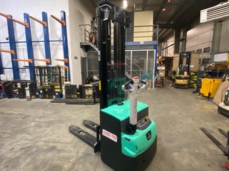 Gerbeur accompagnant Mitsubishi SBP16 N2
