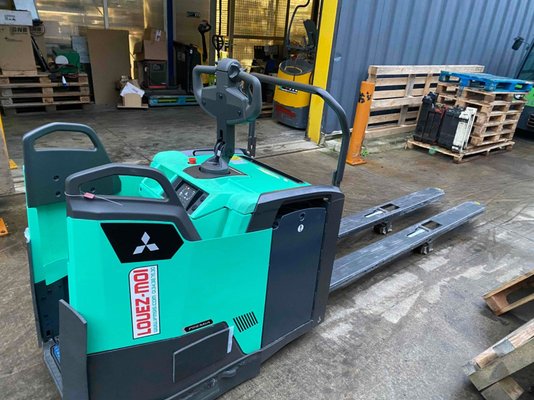 Transpalette porté debout Mitsubishi PBF20N3R Fourches 2400mm