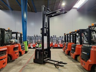 Gerbeur accompagnant Hangcha CDD16-AC1-L