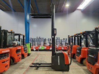 Gerbeur accompagnant Hangcha CDD16-AC1-L