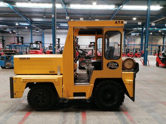 Tracteur industriel ATA 5500 LPG