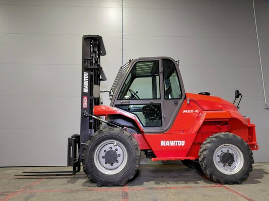 Chariot élévateur tout terrain Manitou M26-4 T3B