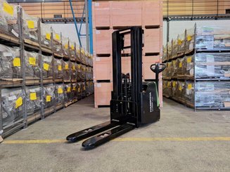 Gerbeur accompagnant Hangcha CDD16-AC1-LI