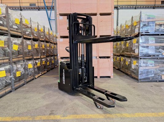 Gerbeur accompagnant Hangcha CDD16-AC1-LI