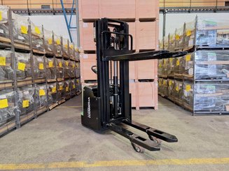 Gerbeur accompagnant Hangcha CDD16-AC1-LI