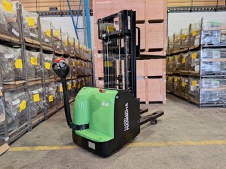 Gerbeur accompagnant Hangcha CDD16-AC1-LI