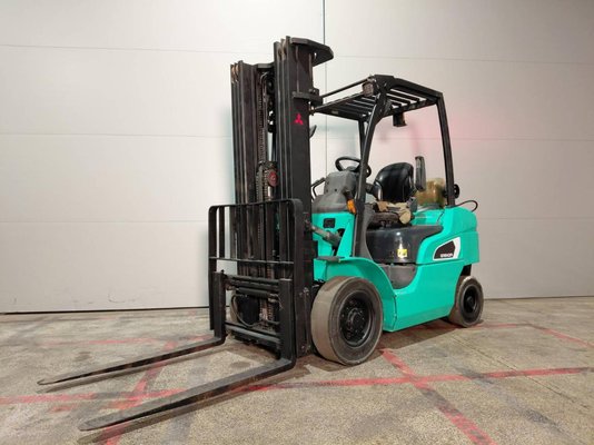 Chariot élévateur frontal 4 roues - FG25NT