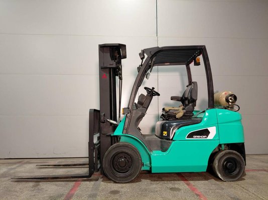 Chariot élévateur frontal 4 roues Mitsubishi FG25NT