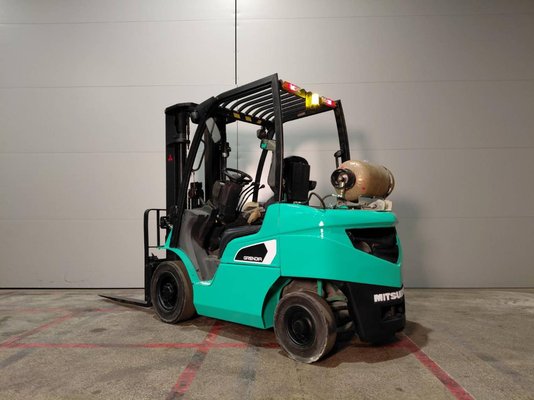 Chariot élévateur frontal 4 roues Mitsubishi FG25NT