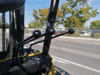 Chariot élévateur frontal 4 roues Hyster H4.00XL
