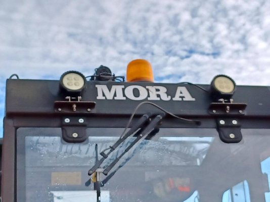 Chariot élévateur frontal 4 roues Mora M180C