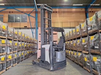 Chariot à mât rétractable UniCarriers UHD-200-DTFVXF-955