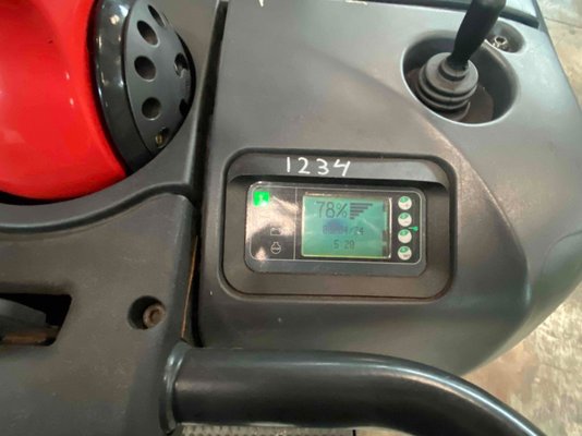 Gerbeur en porte-à-faux Linde L06ac