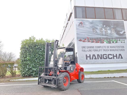 Chariot élévateur tout terrain Hangcha TT18-2