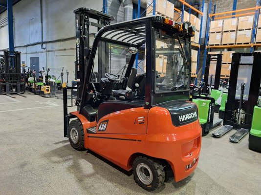 Chariot élévateur frontal 4 roues Hangcha A4W30