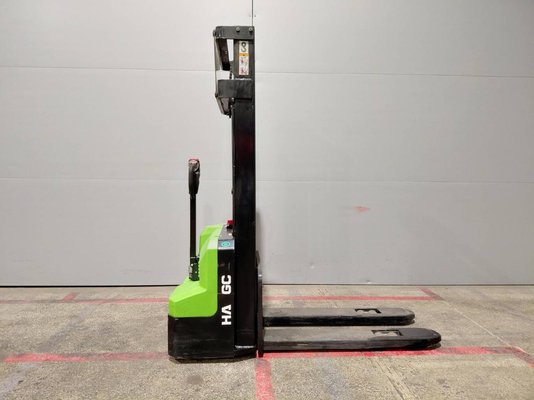 Gerbeur accompagnant Hangcha CDD12-A2MJ2-ISZ