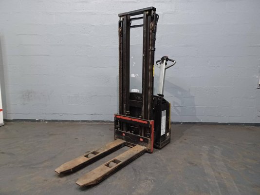 Gerbeur accompagnant Caterpillar NSP12N