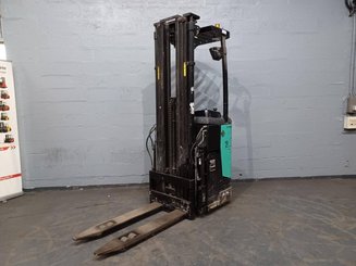 Gerbeur porté debout Caterpillar NSR16N