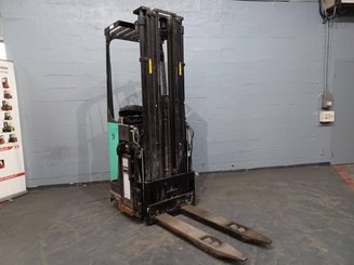 Gerbeur porté debout Caterpillar NSR16N