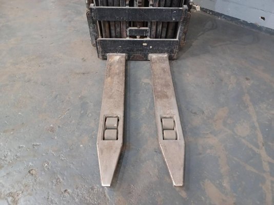 Gerbeur porté debout Caterpillar NSR16N