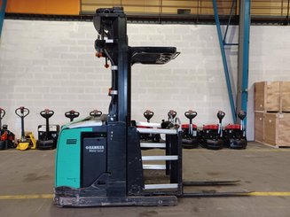 Préparateur de commandes à nacelle élevable Caterpillar NOH10N