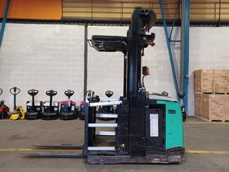 Préparateur de commandes à nacelle élevable Caterpillar NOH10N