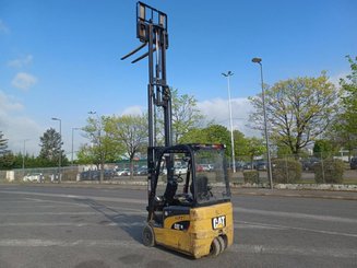 Chariot élévateur frontal 3 roues Caterpillar EP16NT