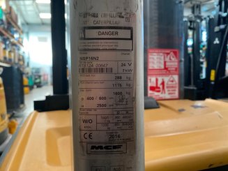 Gerbeur accompagnant Caterpillar NSP16N2
