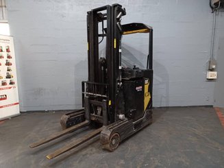 Chariot à mât rétractable Caterpillar NR16N2